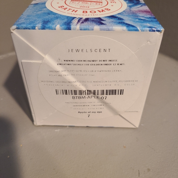 Bath Bomb With Ring Inside - Picture 2 of 2